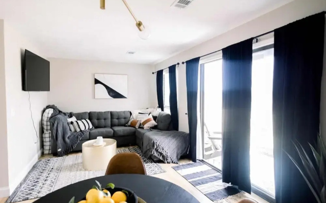 Suite Dreams Condo for 4