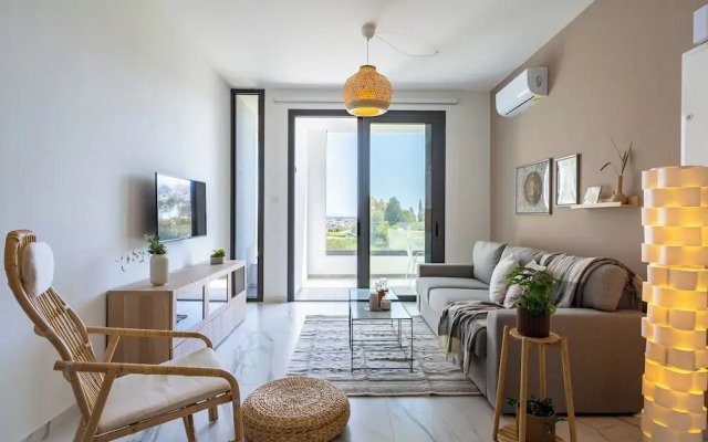 Ivory 1-BR Apt. & Balcony in Aradipou