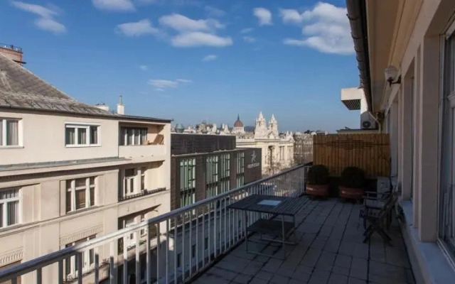Central Penthouse with Terrace