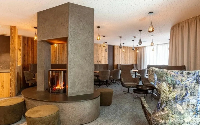Modern Holiday Apartment With 2 Bedrooms in Fugen