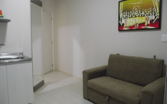 Adoro Hotel