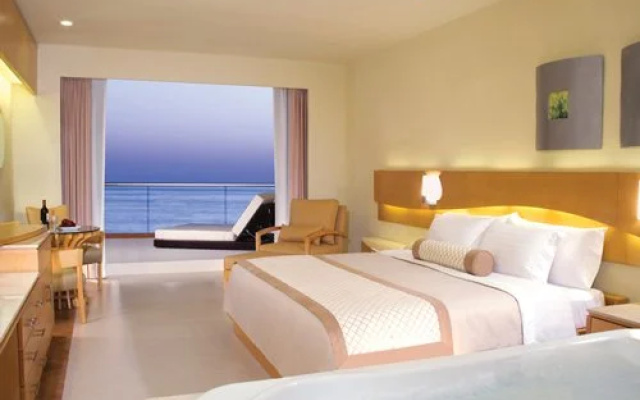 Beach Palace Resort, Cancún, Mexico