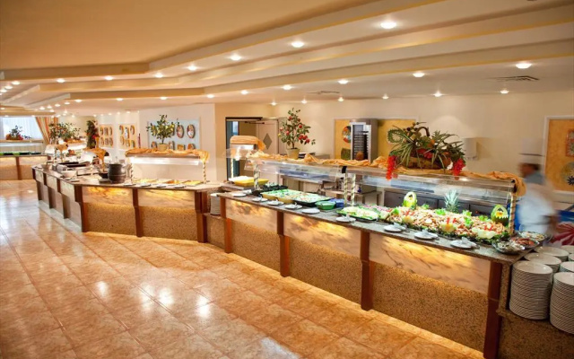 Sirenis Hotel Tres Carabelas & SPA