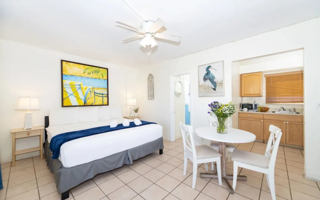 Tropic Isle Hotel and Apartment