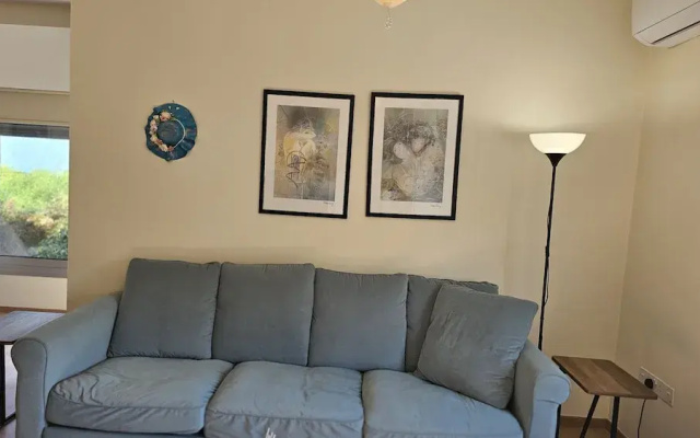 126 Nic- Stay Homiesuite Apartment