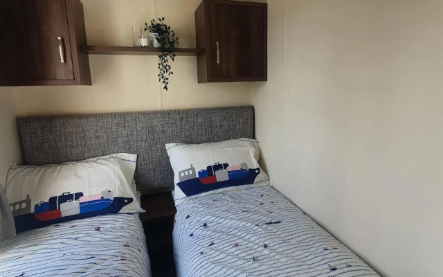 3bed Holiday Home in Clacton-on-sea, Sleeps 8