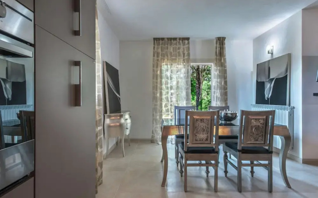 Plush Villa Apartment in Tavullia with Hot Tub