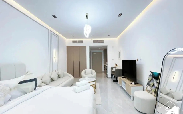 Relaxing ST Getaway Balcony, Pool & Gym Access