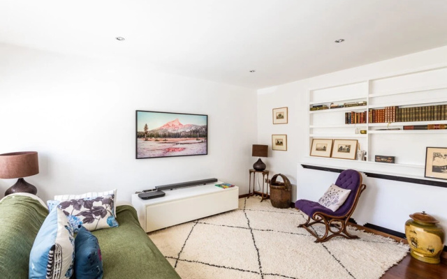 Quiet Kensington Mews House