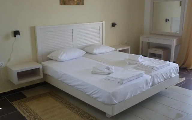 Oasis Hotel Kyparissia