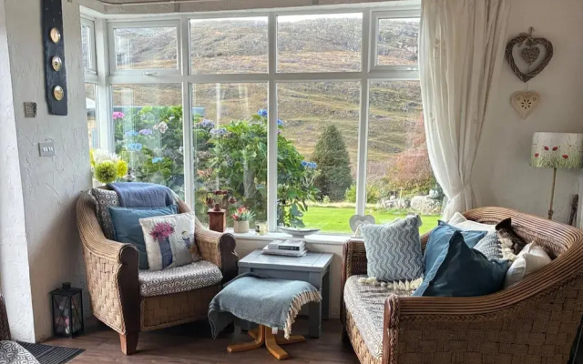 Shantalla West Cork Farmhouse With Hot Tub & Sauna