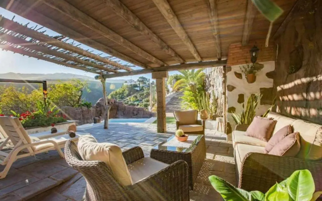 Casa Oronado