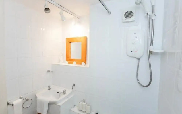 Tony Asga Apartments - Sakina Apartment