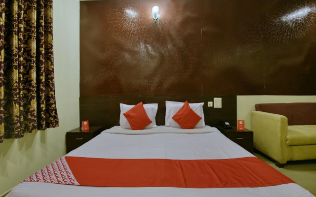 OYO 11754 Hotel Classic 7