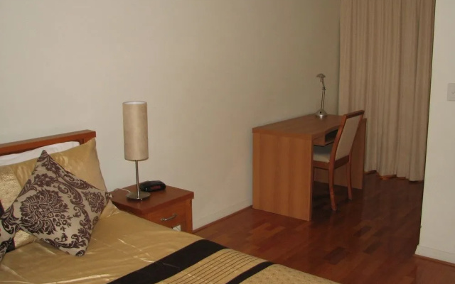 City Escape 2BD in Adelaides East End 1