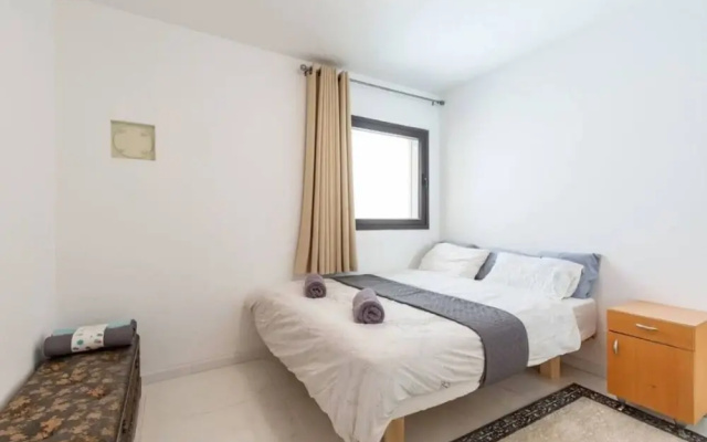 Beach Home in Tel Aviv near Water