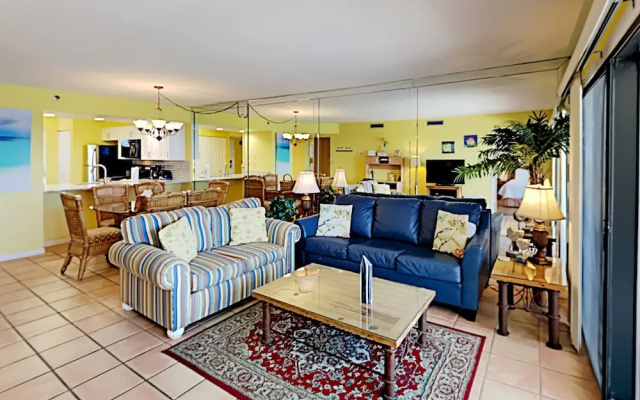 Emerald Towers by Southern Vacation Rentals