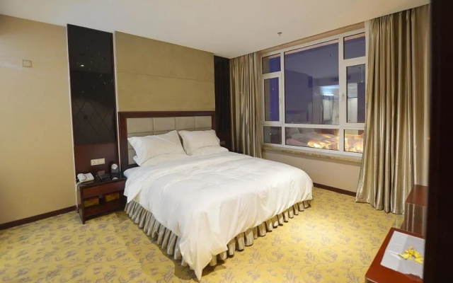 Dandong Jiangbin International Hotel (Yalu River Broken Bridge Scenic Spot Railway Station Branch)