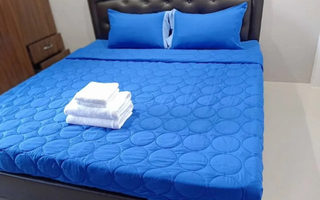 V2 hotel