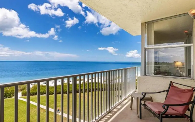 Estero Beach & Tennis Club 502b Condo