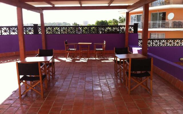 Апартаменты Coconut Apartments - Adults Only вид на фасад