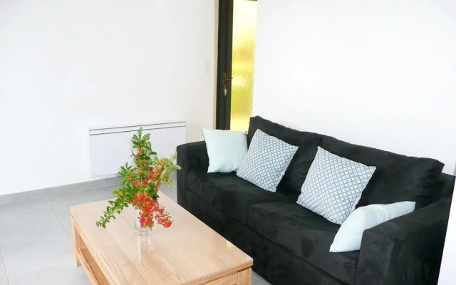 Apartment in Lilia Near Kastell Ac"h Strand