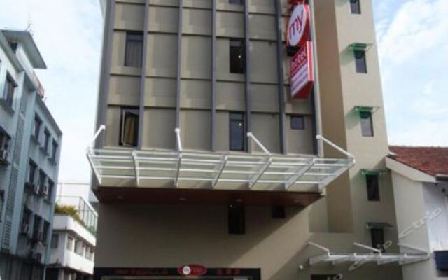 Отель Oyo 256 My Hotel Kl Sentral 2 Малайзия, Куала-Лумпур - отзывы, цены и фото номеров - забронировать отель Oyo 256 My Hotel Kl Sentral 2 онлайн вид на фасад