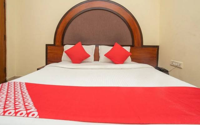 OYO 10435 Star Deluxe Lodge