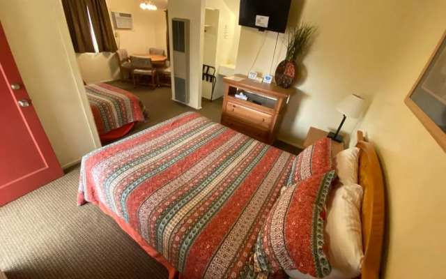 Independence Courthouse Motel