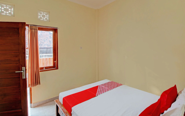 OYO 92952 Nirmala Guest House