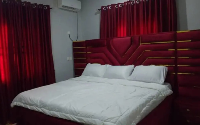2 Bed - Sleeps 4 With Free Parking