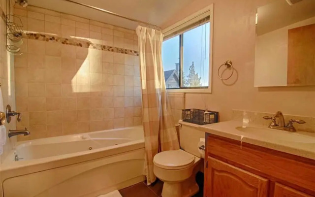 Stunning Lake Views From Cozy Cabin! #105