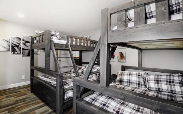 Chalet 06 Chemin Blanc by Les Chalets Alpins