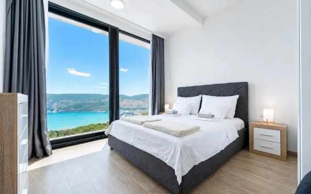Pool Villa Luxoria Trebesin