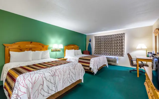 Royal Inn & Suites