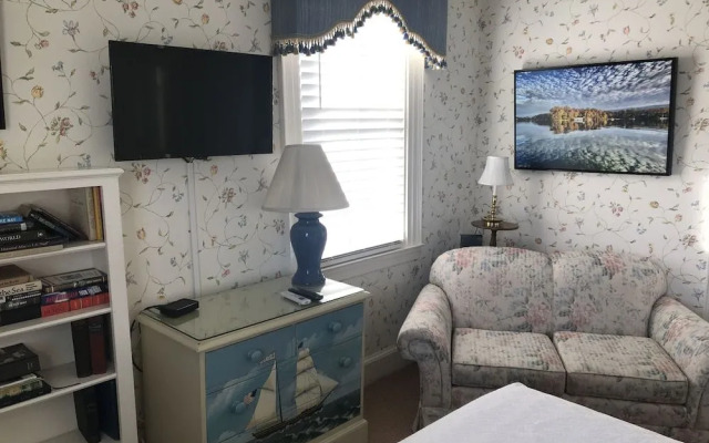 Flag House Inn