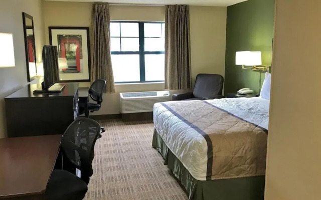 Extended Stay America Detroit - Farmington Hills