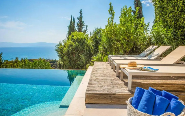 Kaminia Beach Villa