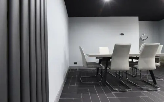 Swan Street Suite Slps 23