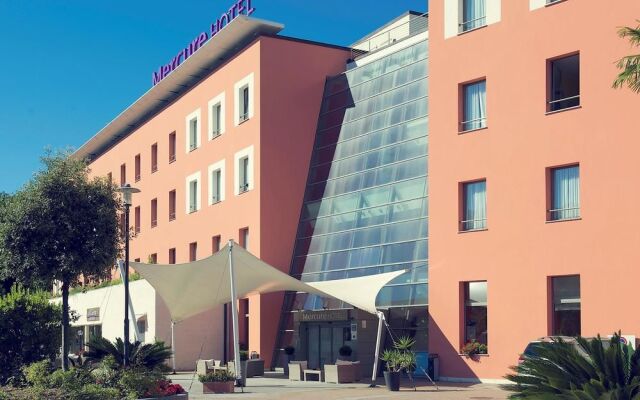 Отель Mercure Genova San Biagio вид на фасад