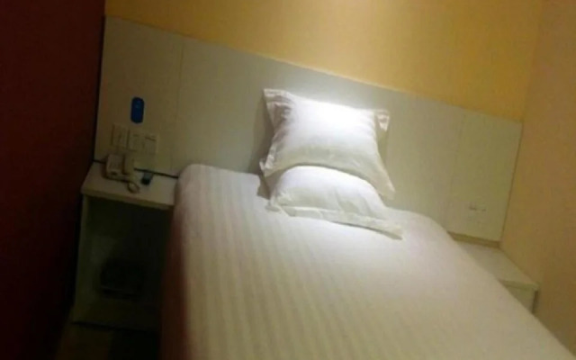 Hanting Express Jiading Middle Dengliu Road