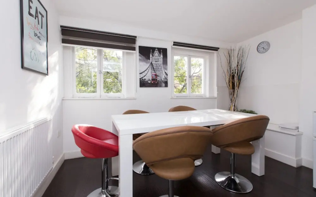 Charlotte Street Apartments by Allo Maisons