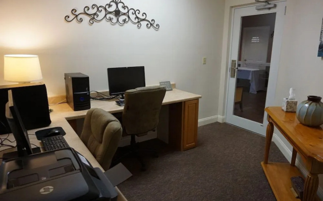 Findlay Inn and Conference Center