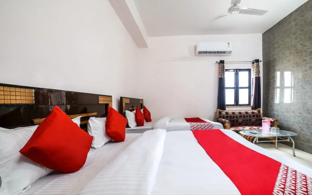 OYO 37914 Hotel Kalindi