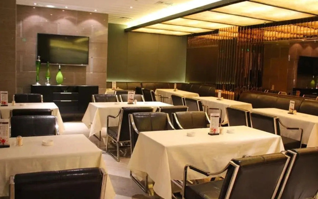 Golden Peninsula Hotel