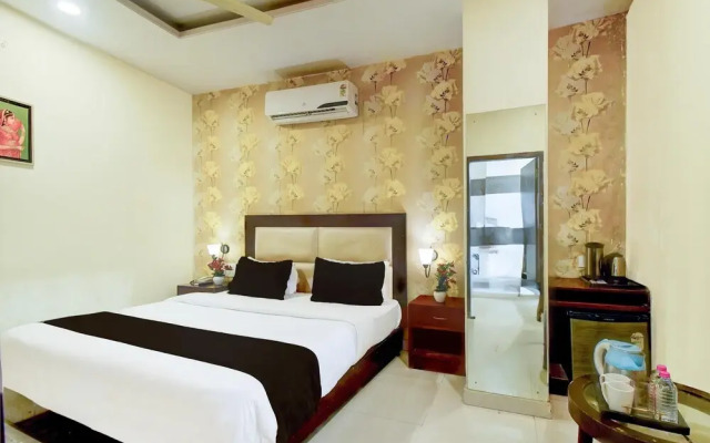 Luxury Stays With Pool Near Akshardham Temple