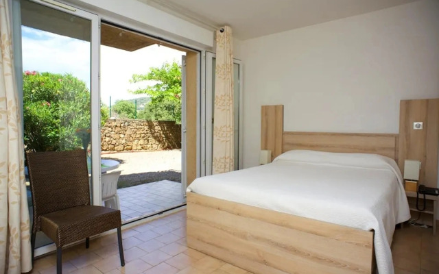 Modern 3-guest Apartment in L'ile Rousse