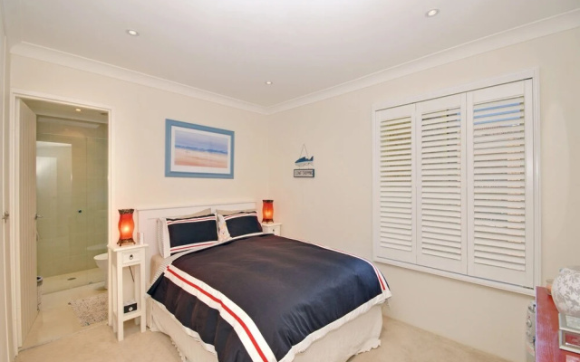 Nicholli, Bay Parklands, Unit 32/2 Gowrie Avenue