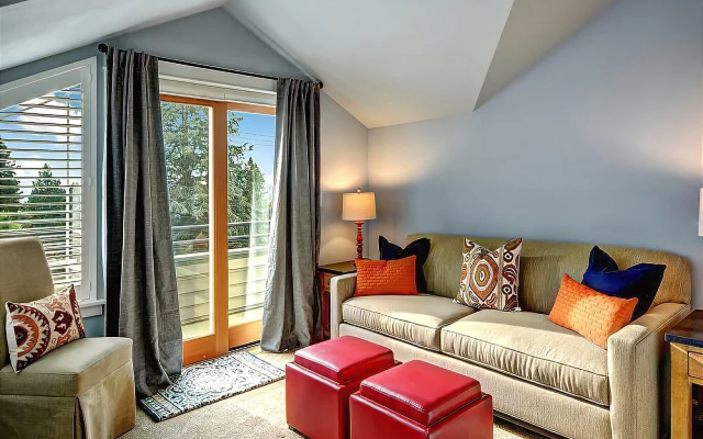 Rise and Shine Ravenna - Three Bedroom Home