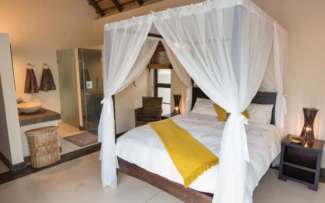 Luxury Villa With a Swimming Pool in Hoedspruit